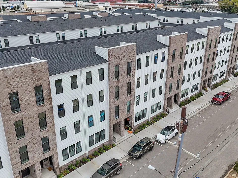 3406-4A Carlton St