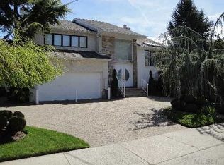 16217 90th St, Howard Beach, NY 11414