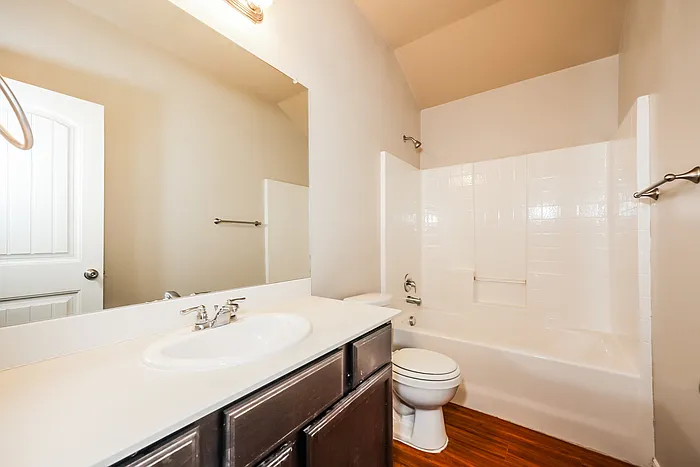 930 Haley Dr — Photo 15