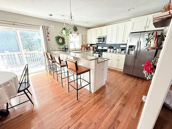 3rd image of 47 Eustis St