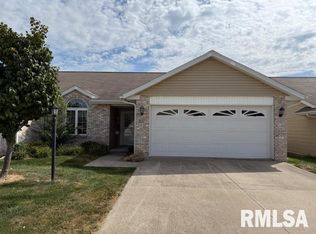 311 Scotch Pine Dr, Macomb, IL 61455