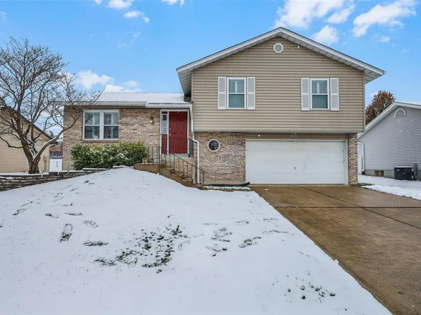 1029 Apricot Dr, Saint Charles, MO 63301