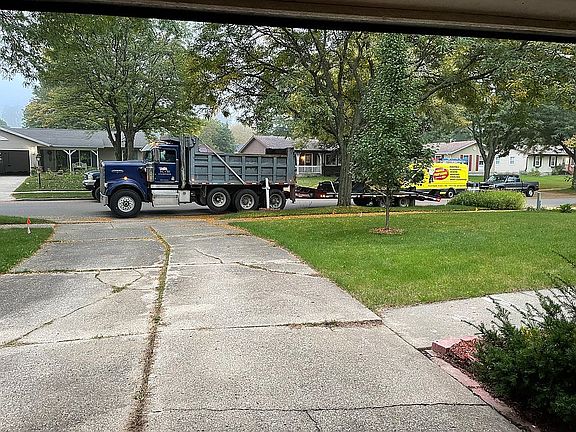 3rd image of 1641 Southampton Dr SE