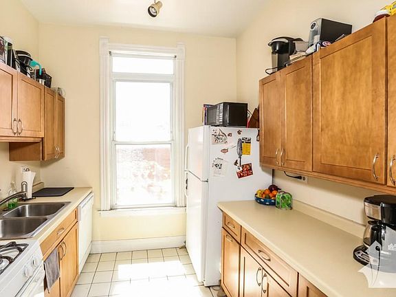 5th image of 3212 N Kenmore Ave #1A
