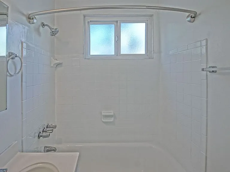 3814 Highland Ave — Photo 21