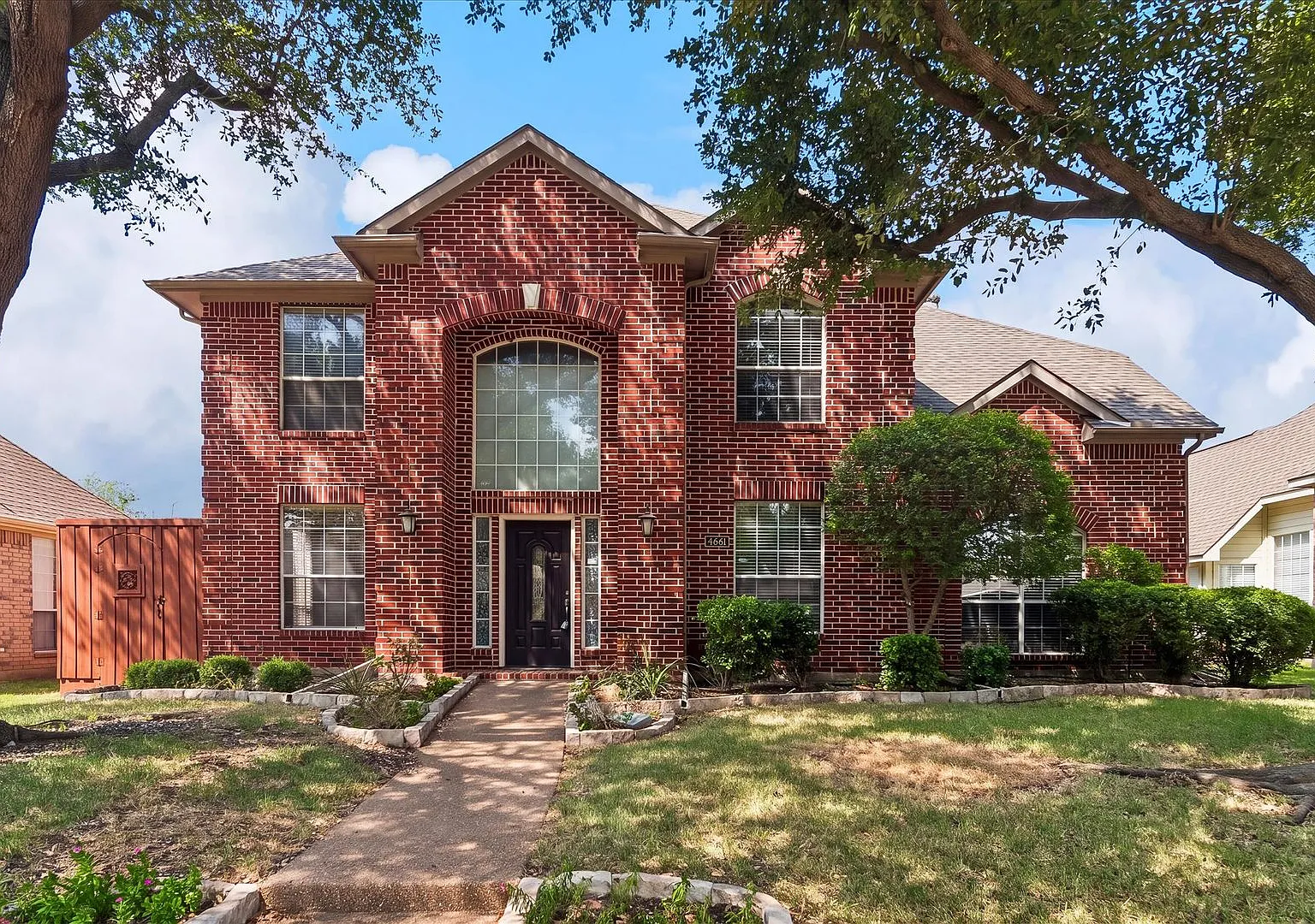 Two-story home in Plano — Photo 1