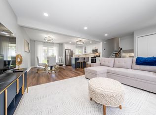 788 N Emroy Ave, Elmhurst, IL 60126