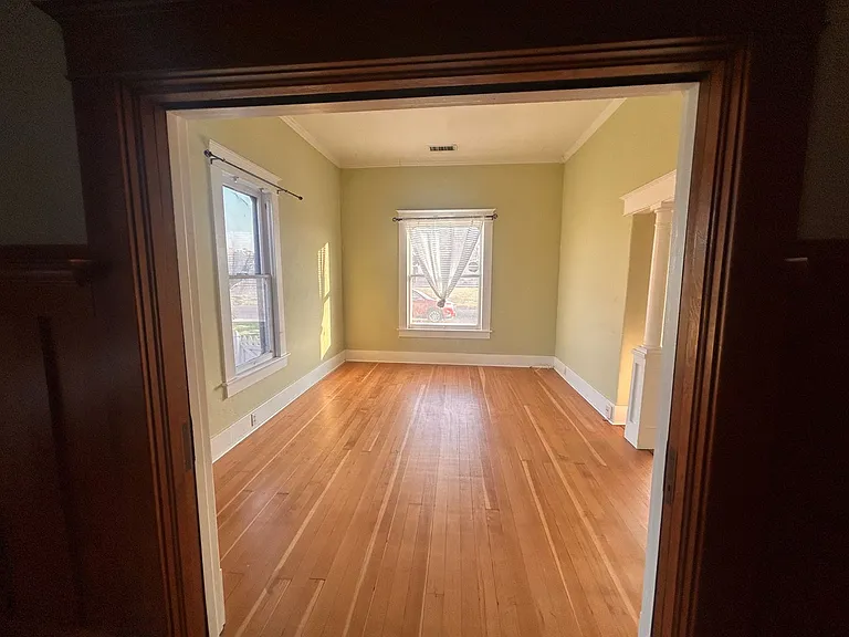 318 F St — Photo 4