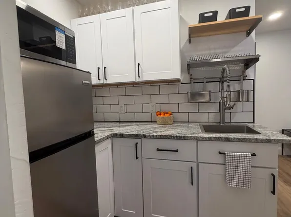 975 NE 143rd St, North Miami, FL 33161