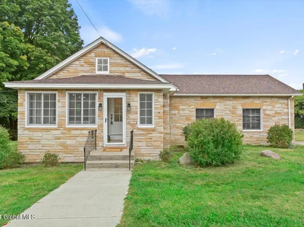 47 New Turnpike Road, Troy, NY 12182