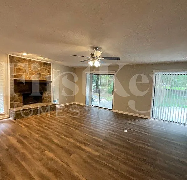 104 Lancers Loft — Photo 2
