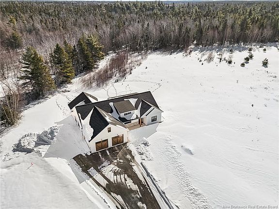 2nd image of 72 Indian Island Rd