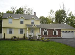 18 Meadowbrook Dr, New Hartford, NY 13413