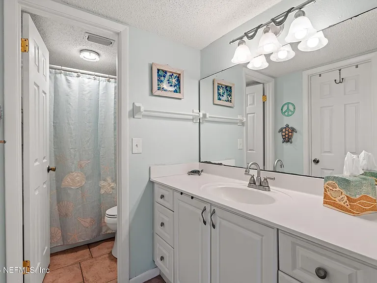 6300 A1A #B21D — Photo 17