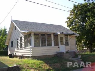 1 Hecker Ct, Pekin, IL 61554