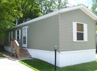 913 21st St #T13, Lincoln, IL 62656