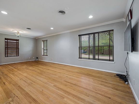 4th image of 2216 Springhill St