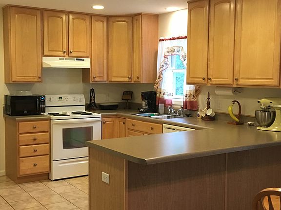 2nd image of 3009 Village Ct