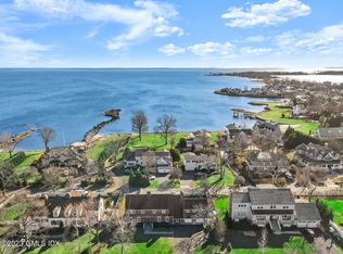 23 Meadowbank Rd, Old Greenwich, CT 06870