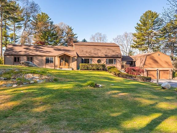 4th image of 12 Forest Park Dr