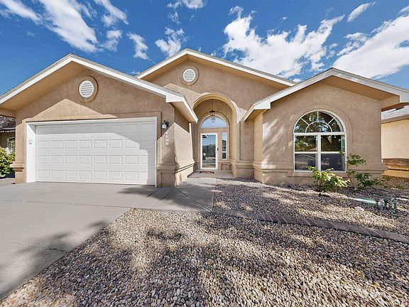 3rd image of 9804 Tapatio Dr NW