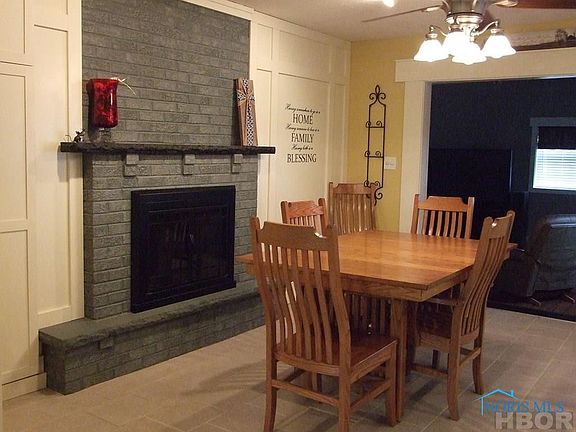 3rd image of 725 Angela Dr