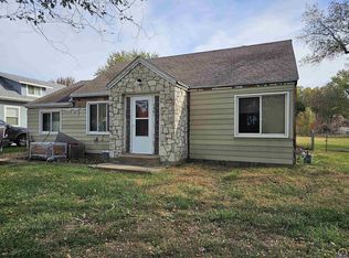 948 Sunnyslope St, Emporia, KS 66801