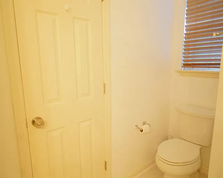 4472 Bay Shore Cir — Photo 17