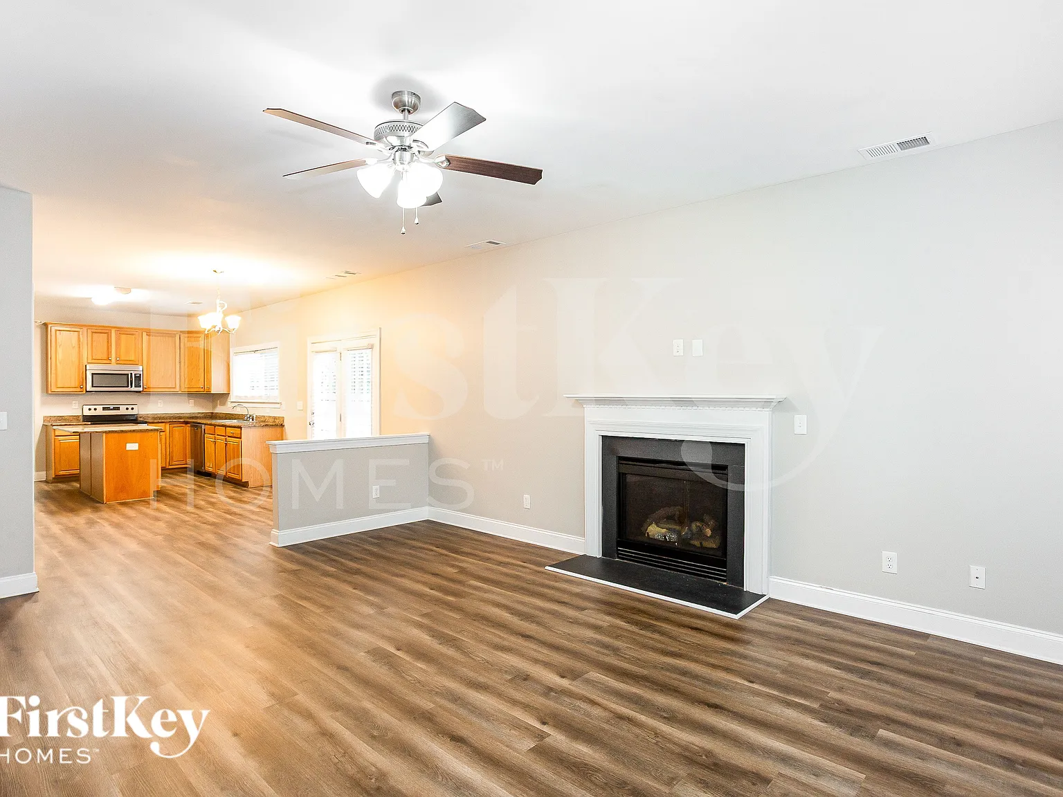 4 bed, 2.5 bath, 3216 sqft, $2,530 — Photo 3