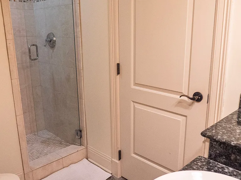 15517 Lake Shore Blvd NE — Photo 10