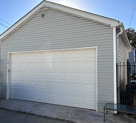 5th image of 4605 S Fairfield Ave