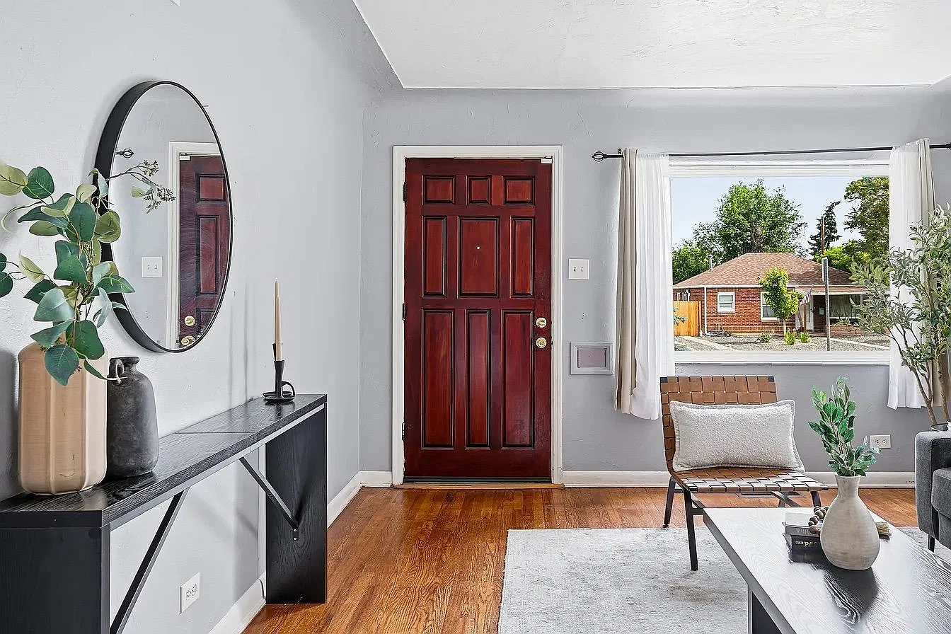2 bed, 1.0 bath, 996 sqft, $2,590 — Photo 3