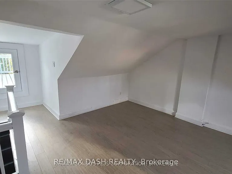 13 Hocken Ave #UPPER — Photo 9