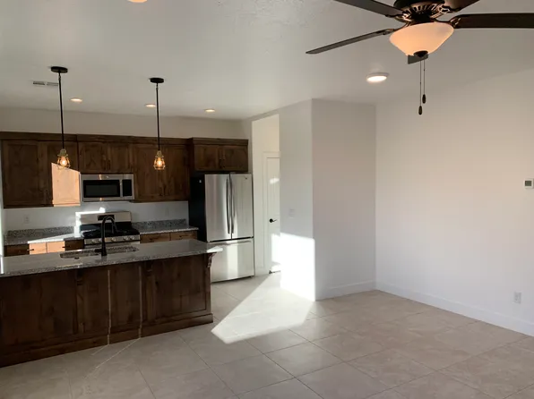 296 N 2470 W, Hurricane, UT 84737