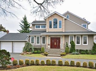 29 Wesley Dr, East Rockaway, NY 11518
