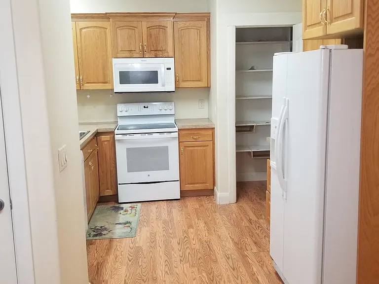 Kitchen & Pantry