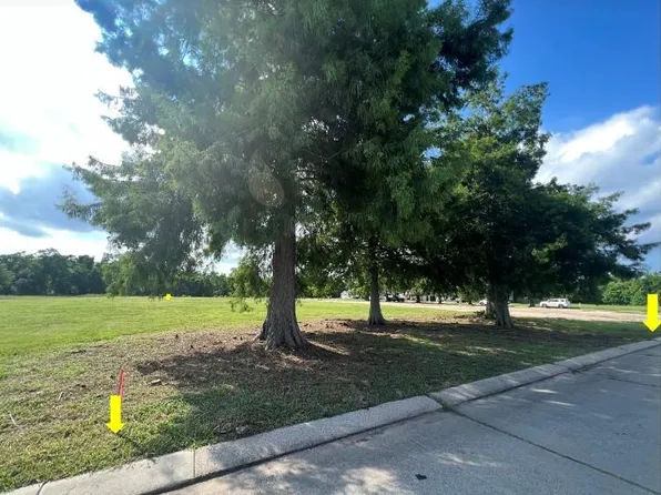 4000B E Genie St, Meraux, LA 70075