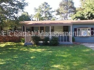 566 W Sherwood Dr, Riverdale, GA 30274