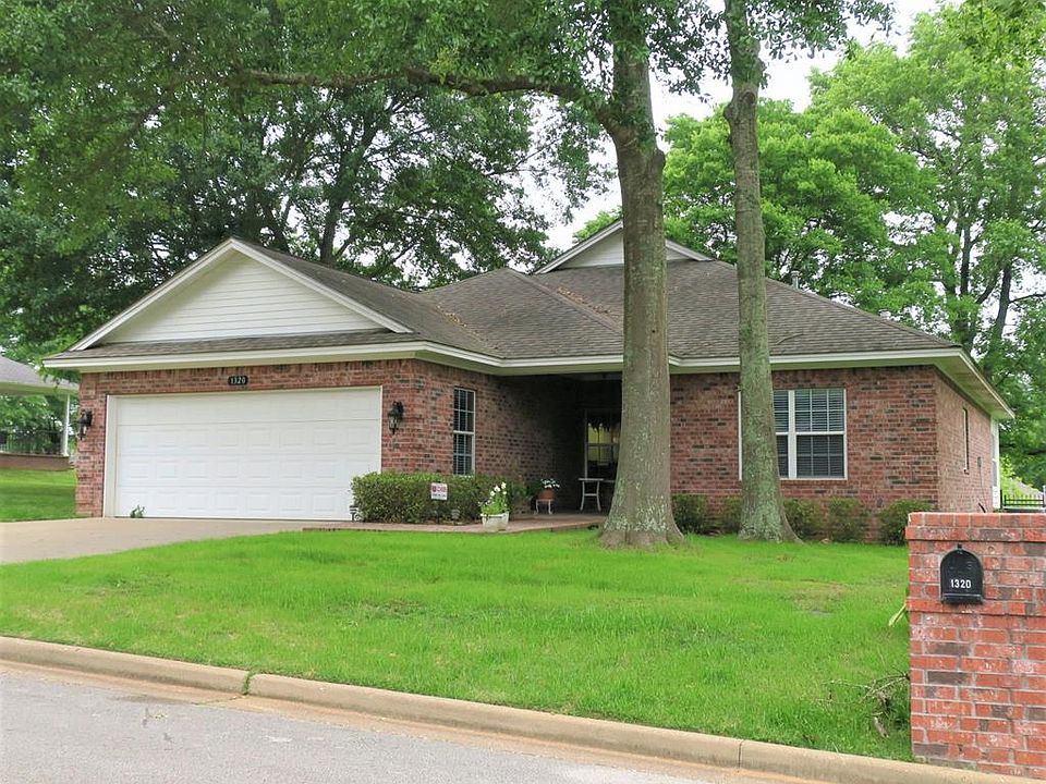 1st image of 1320 E McLemore Ct