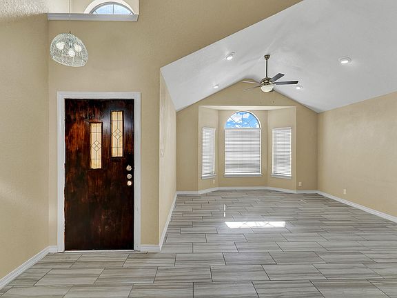 3rd image of 7213 Canyon Run Dr