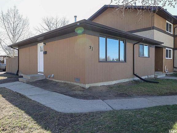 2nd image of 31 Mackenzie WAY