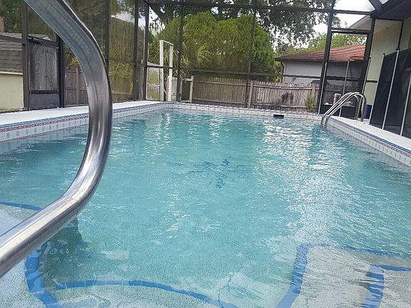 3rd image of 873 Dolphin Ave