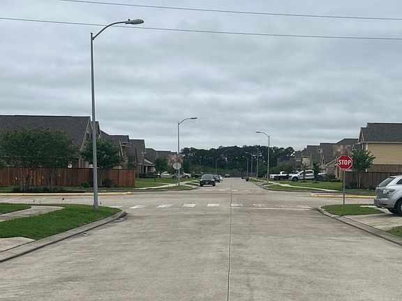 4th image of 10606 Sun River Falls Dr