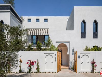 8255 Oakwood Ave, Los Angeles, CA, 90048