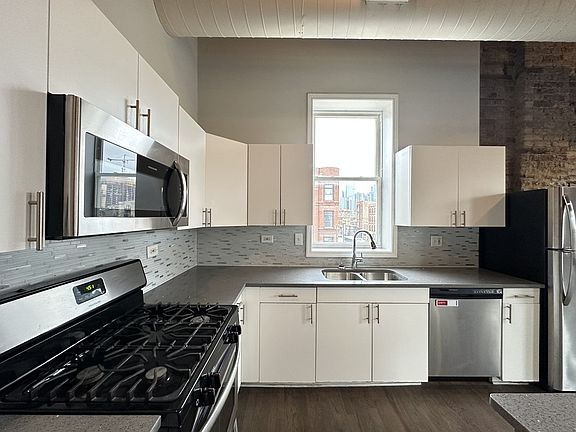 5th image of 1202 W Grand Ave #4
