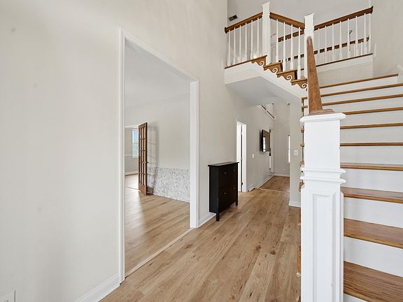 4th image of 201 Bramblewood Cir