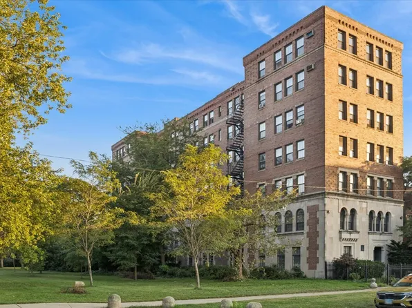 3017 E 78th St APT 4B, Chicago, IL 60649