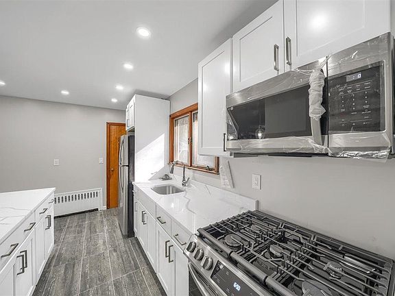 3rd image of 12 Hilmar Ln