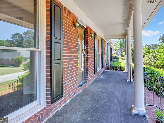 4th image of 675 Clubland Cir SE