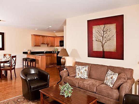 4th image of 61 Stewart Ave Unit 202